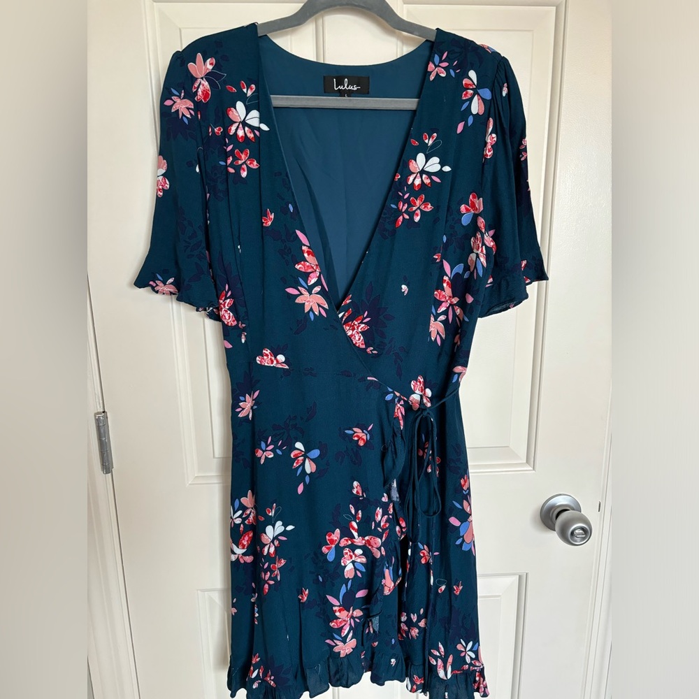 Lulu’s Floral Wrap Dress Size Large